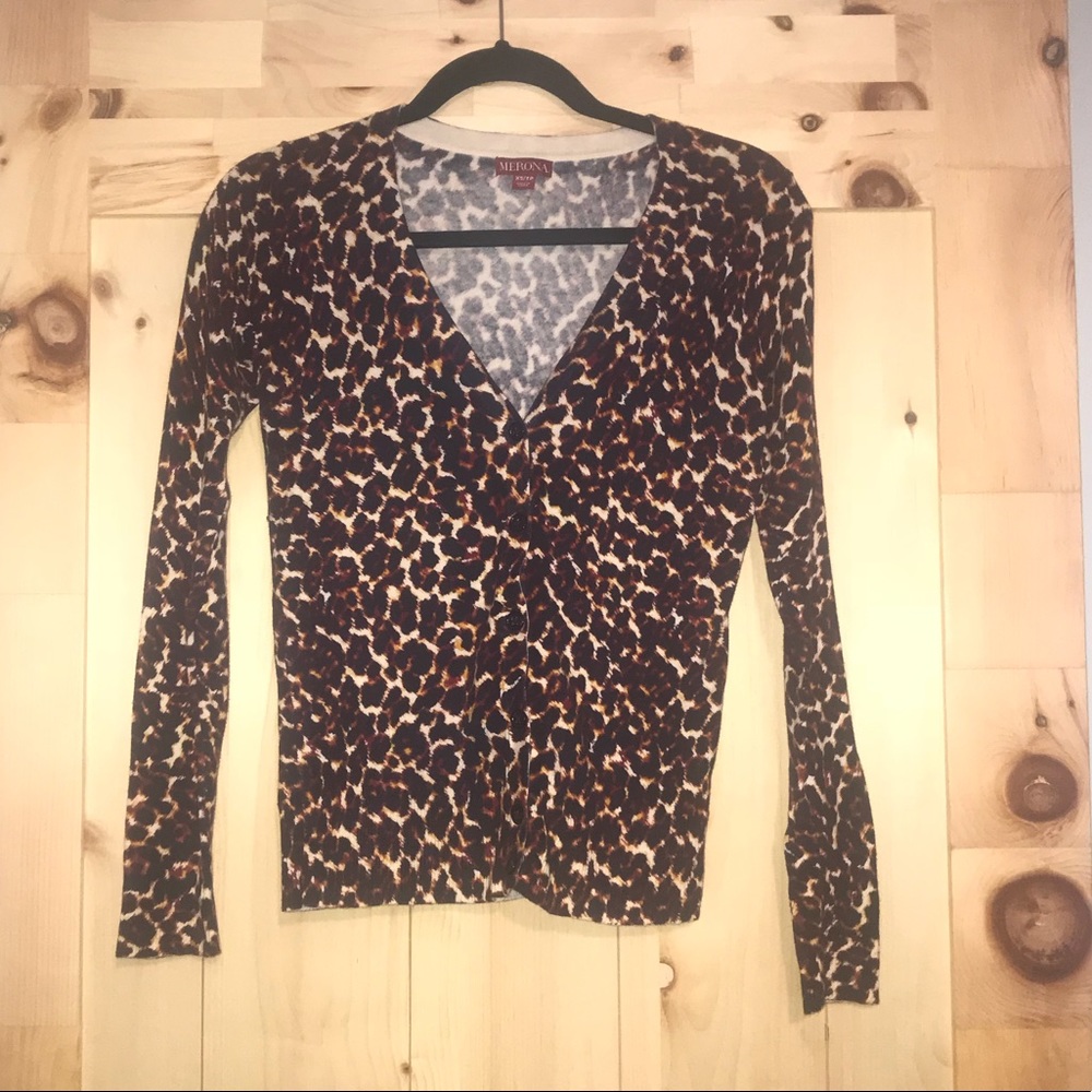 Like new! Patterned Cardigan Size XS